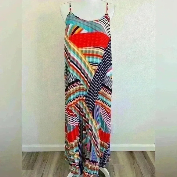 Skies are Blue Pleated Maxi Dress Size Medium - Picture 1 of 8